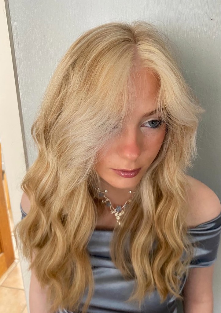 Soft blonde waves